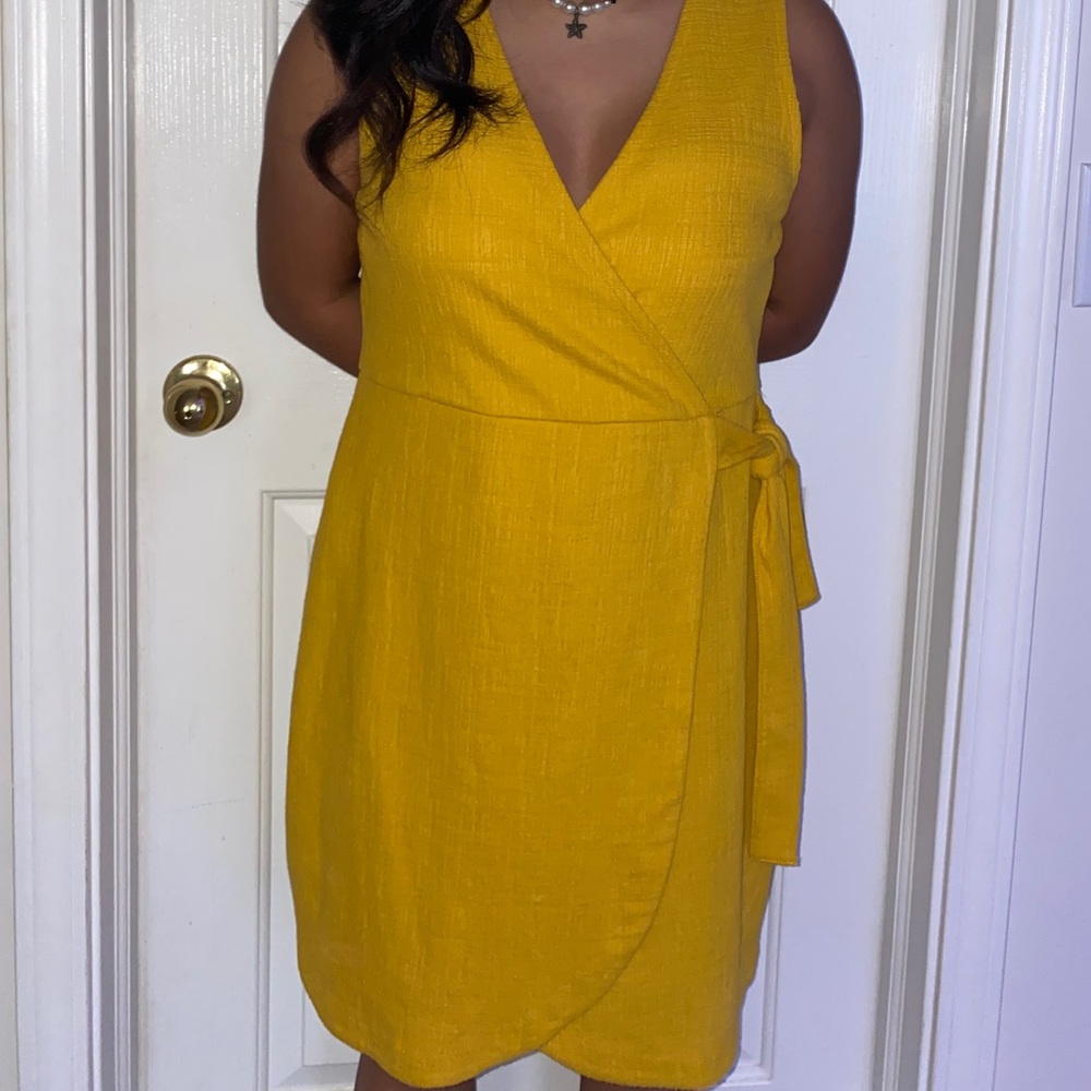 yellow dress
